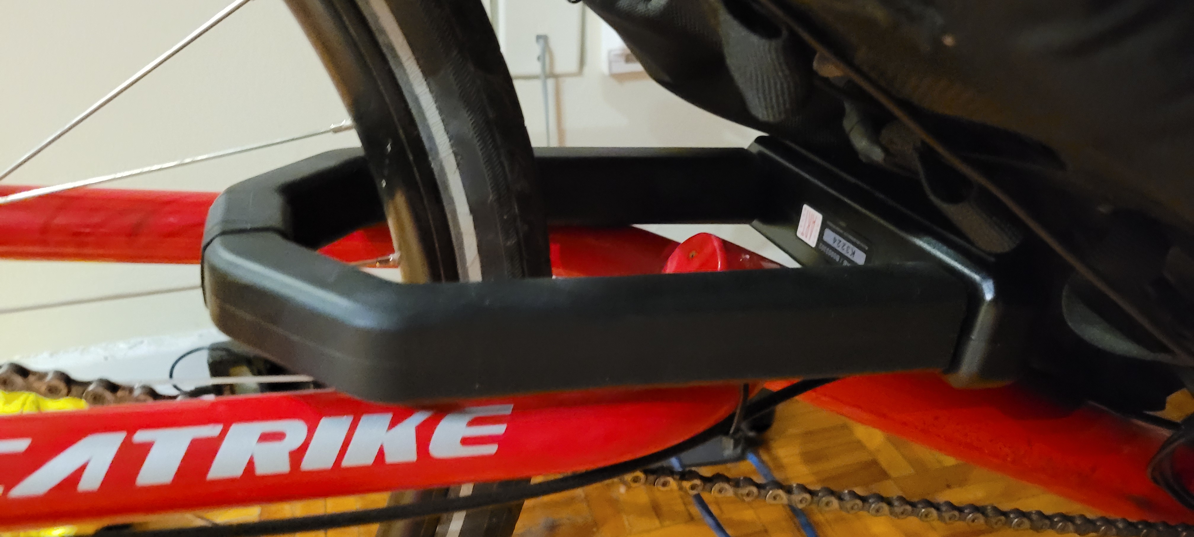 Rear wheel locked with Hiplok DX1000